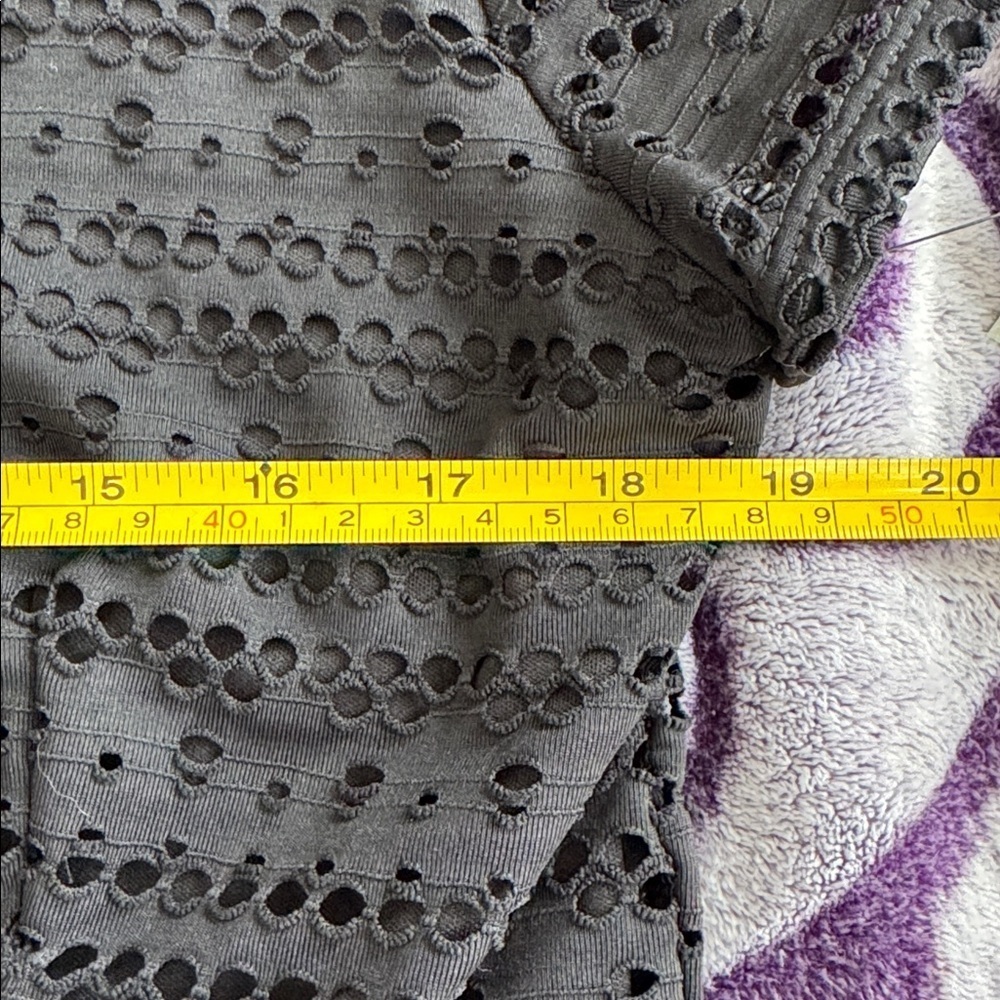 NWT Apt 9 black lacy design pleated waist top XL petite or regular L - Picture 9 of 10
